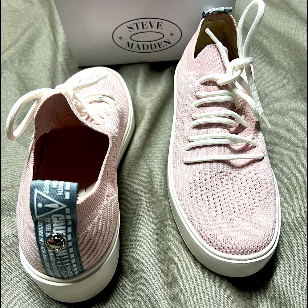 Steve Madden Sneakers